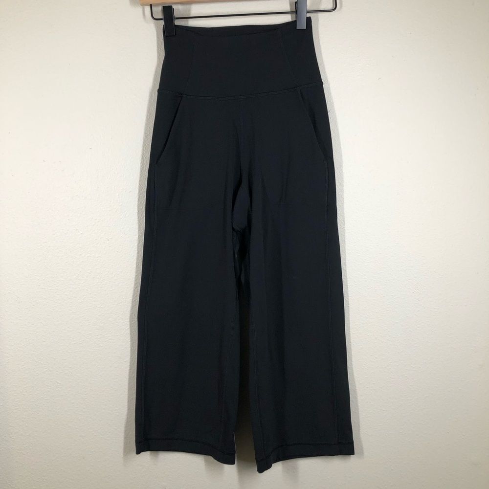 Lululemon Align Wide Leg Super-High-Rise Crop 23" Yoga Workout Solid Black 0
